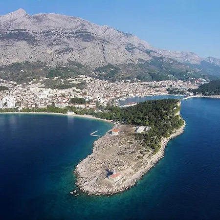 Apartment With A Parking Space - 16521 Makarska