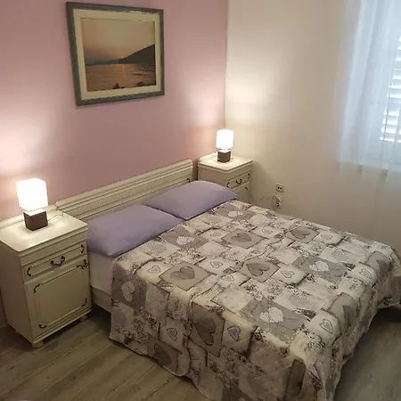 Apartment With A Parking Space - 16521 Makarska